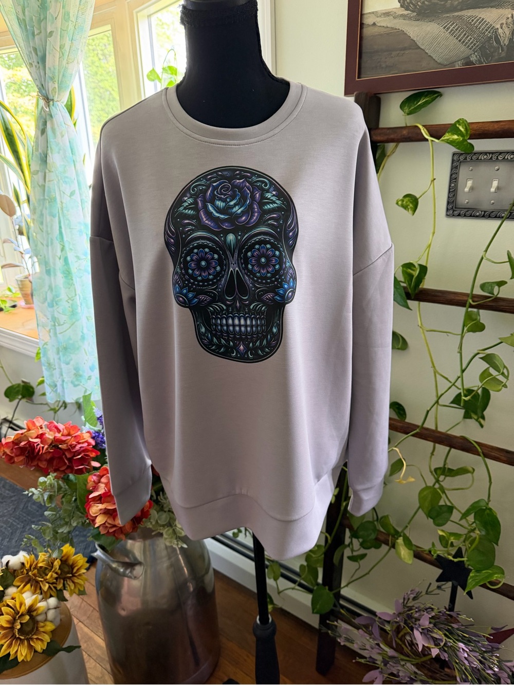 Women’s Light Purple Crewneck Sweatshirt with Decorative Sugar Skull